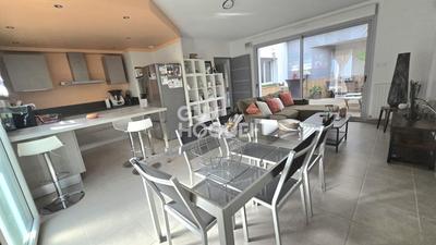 Maison - 89 m² - 4 pièces