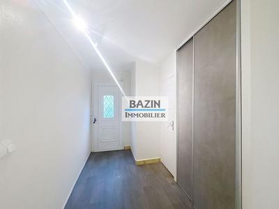 Maison traditionnelle - 93 m² - 4 pièces