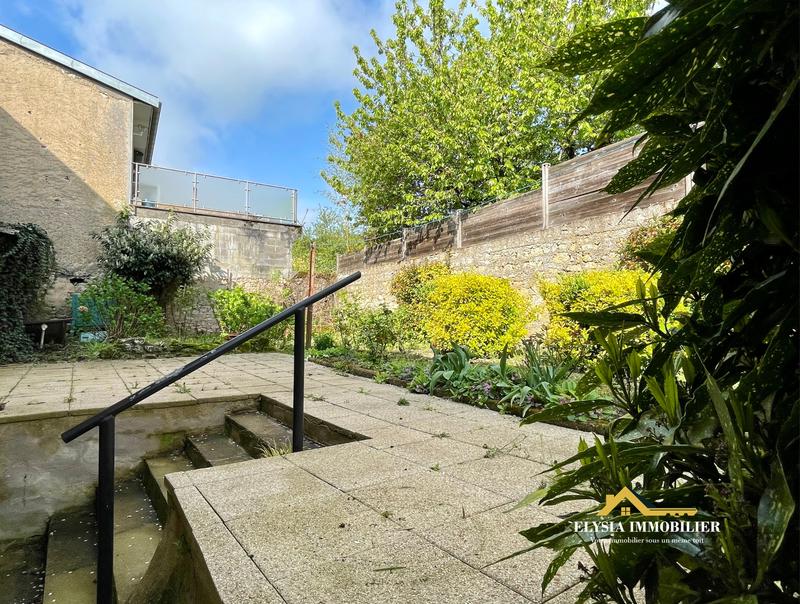 Maison - 95 m² - 6 pièces