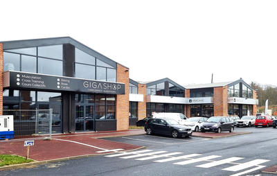 Local commercial - 407 m² - 1 pièce