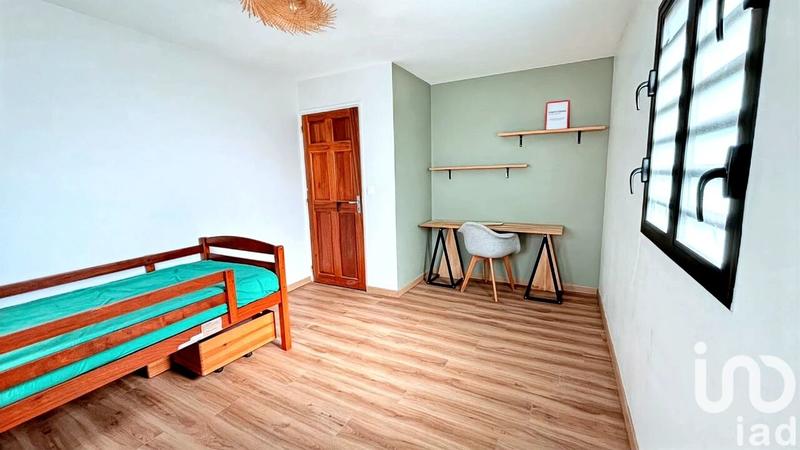 Maison - 220 m² - 8 pièces