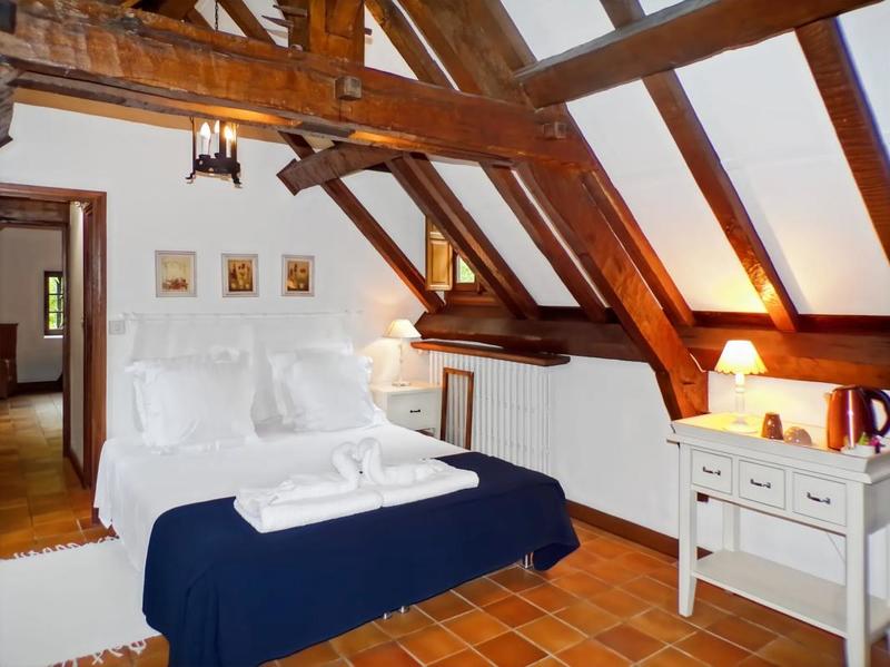 Moulin - 390 m² - 9 pièces