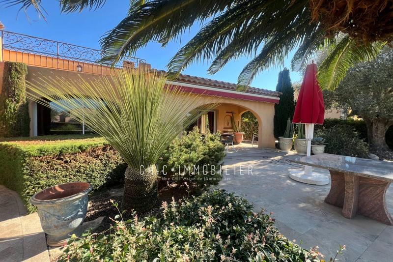 Maison - 208 m² - 6 pièces