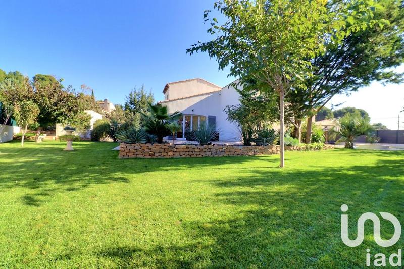 Maison - 240 m² - 5 pièces