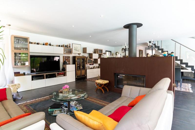 Maison - 450 m² - 9 pièces