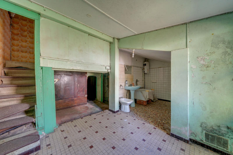 Immeuble - 102 m² - 7 pièces