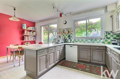 Maison - 241 m² - 8 pièces