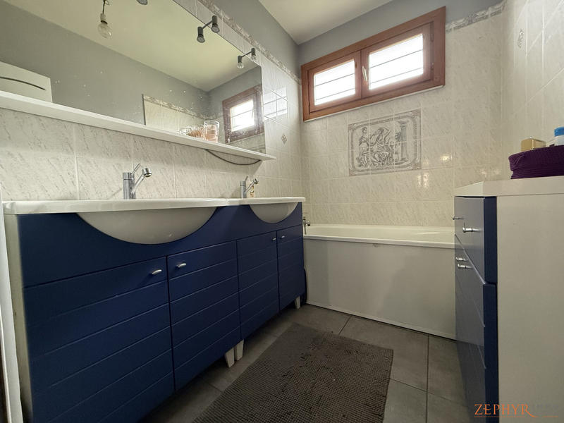 Villa - 90 m² - 4 pièces