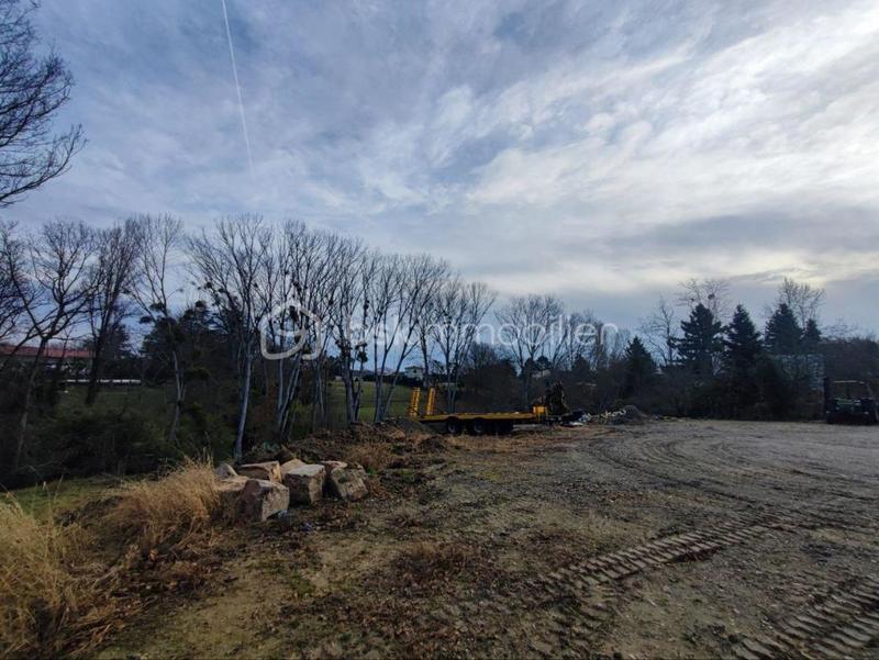 Terrain constructible - 3 355 m²