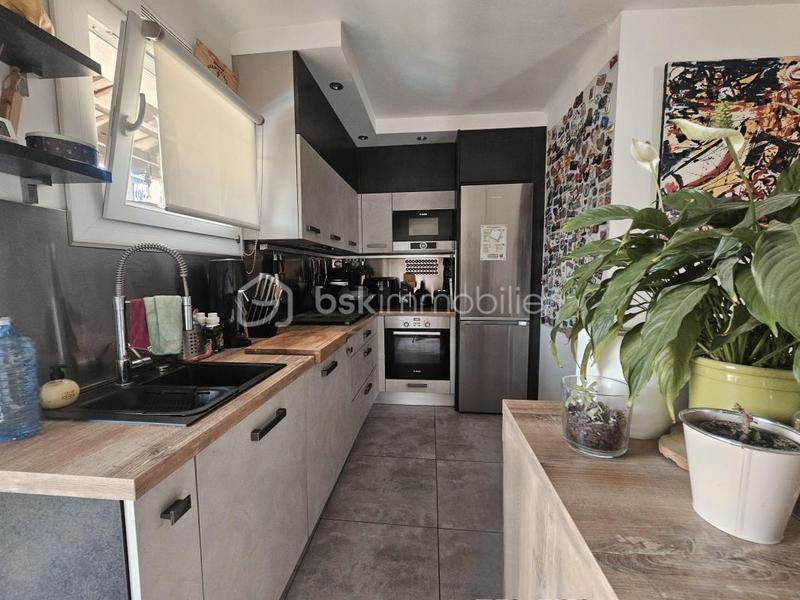 Villa - 192 m² - 9 pièces