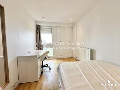 Chambre - 11 m² - 5 pièces