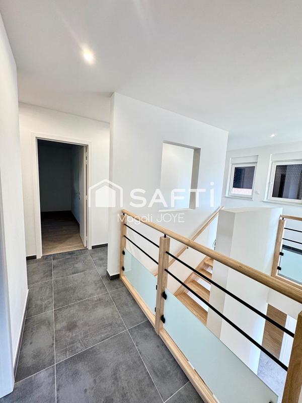 Maison - 178 m² - 8 pièces