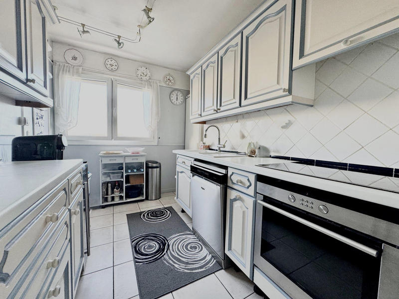 Appartement - 99 m² - 5 pièces