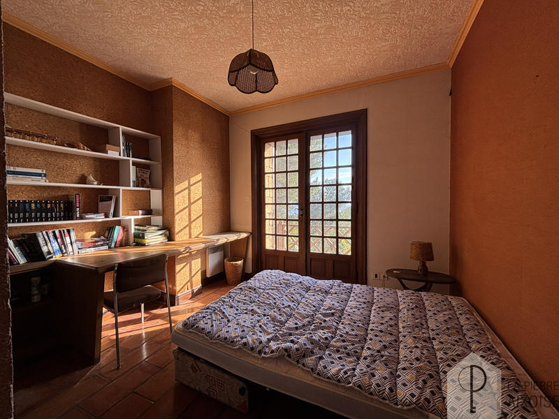 Maison - 198 m² - 8 pièces