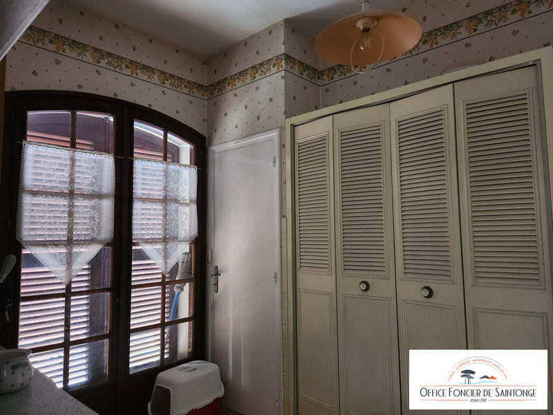 Maison traditionnelle - 185 m² - 8 pièces