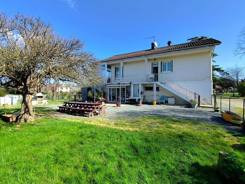 Maison - 167 m² - 6 pièces