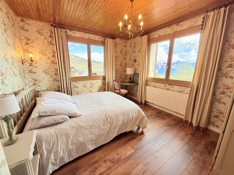 Châlet - 280 m² - 10 pièces