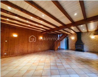 Maison traditionnelle - 172 m² - 4 pièces