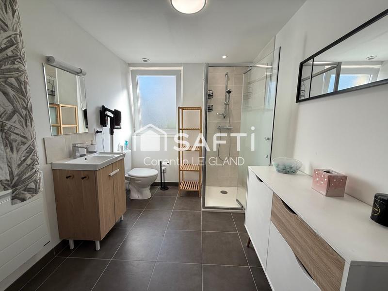 Maison - 175 m² - 9 pièces