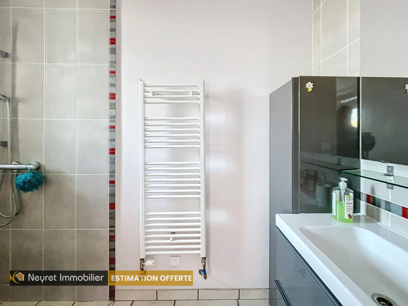 Maison - 220 m² - 7 pièces