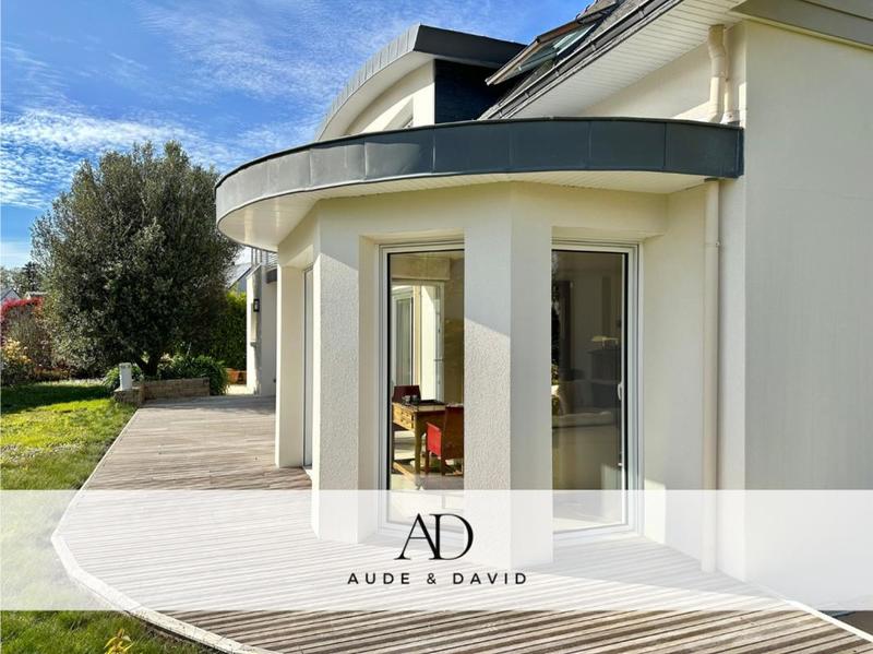 Maison - 220 m² - 8 pièces