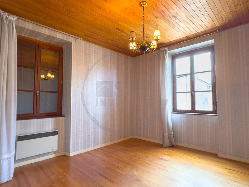 Maison de village - 142 m² - 8 pièces