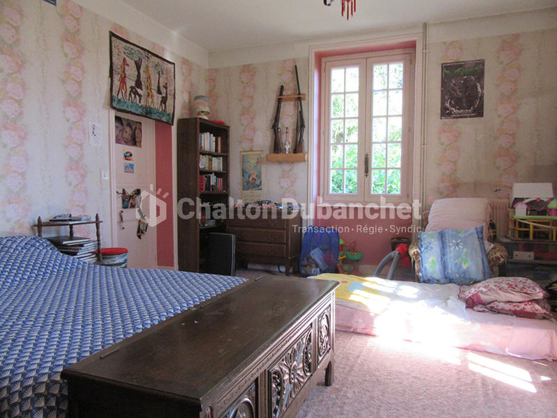 Maison - 235 m² - 9 pièces