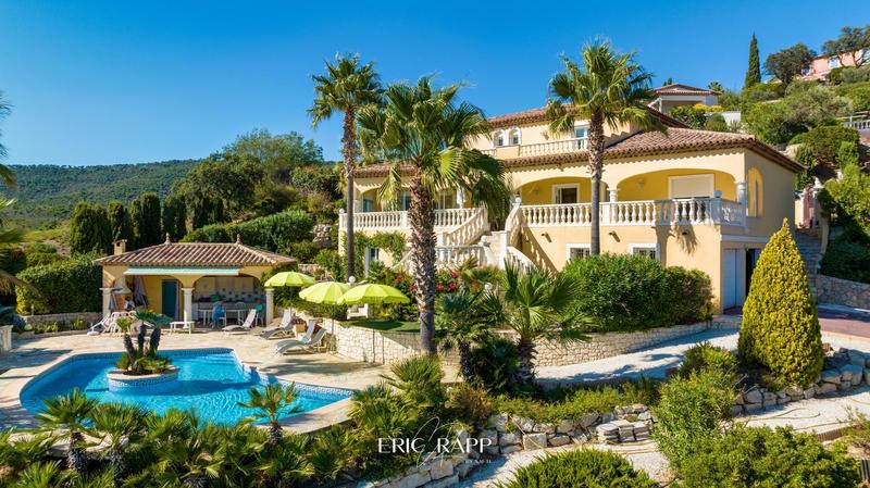 Villa - 225 m² - 6 pièces