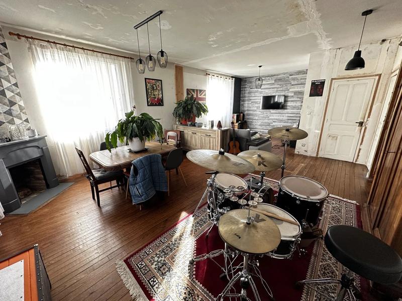 Maison - 111 m² - 6 pièces