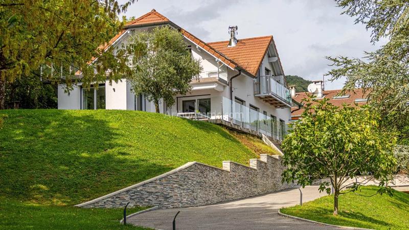 Maison - 207 m² - 10 pièces