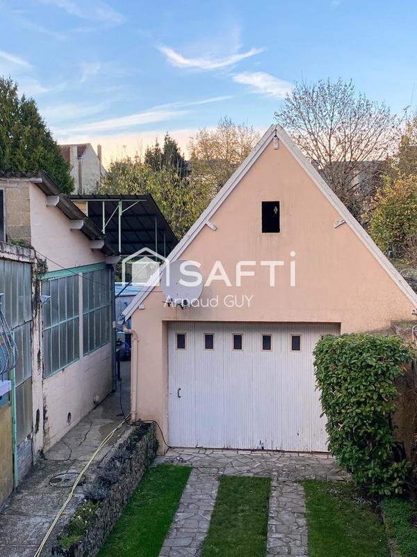 Maison - 330 m² - 11 pièces