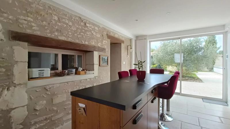 Maison en pierre - 200 m² - 6 pièces