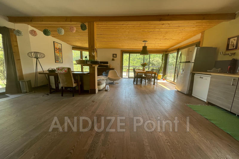 Maison - 207 m² - 7 pièces