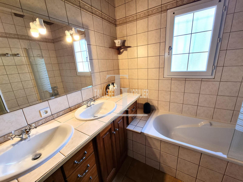 Maison - 190 m² - 6 pièces