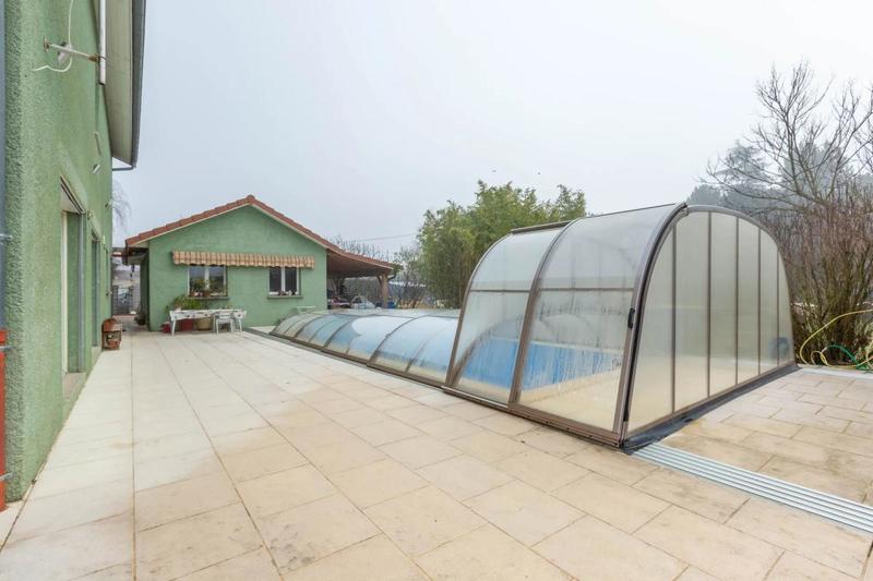 Maison - 235 m² - 8 pièces