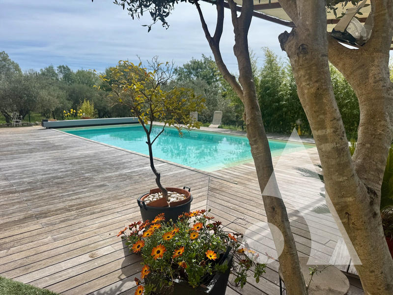 Maison - 180 m² - 5 pièces