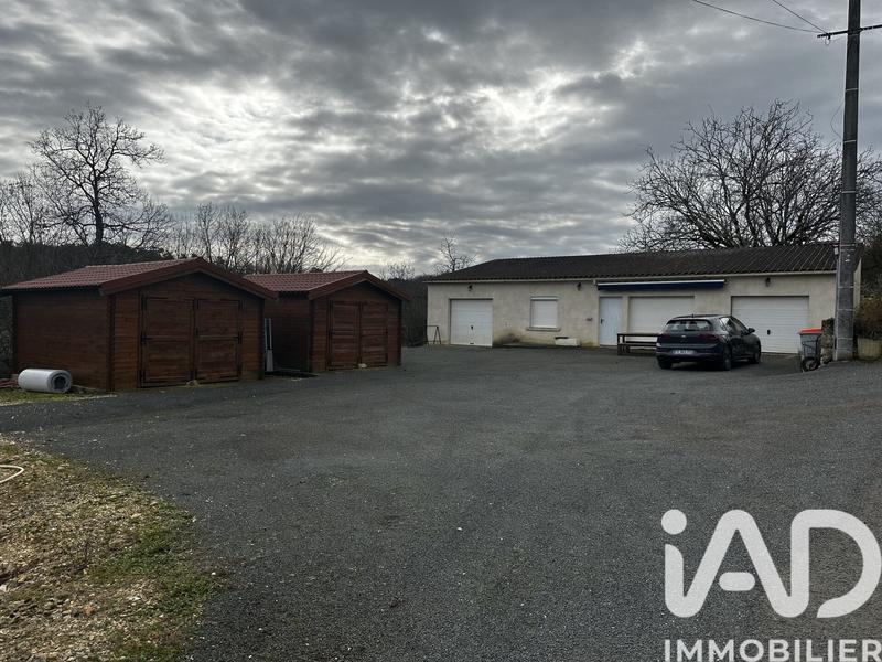 Maison - 300 m² - 8 pièces