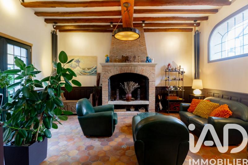 Maison - 233 m² - 7 pièces