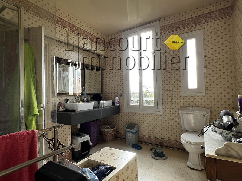 Maison - 155 m² - 8 pièces