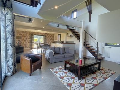 Maison - 175 m² - 5 pièces