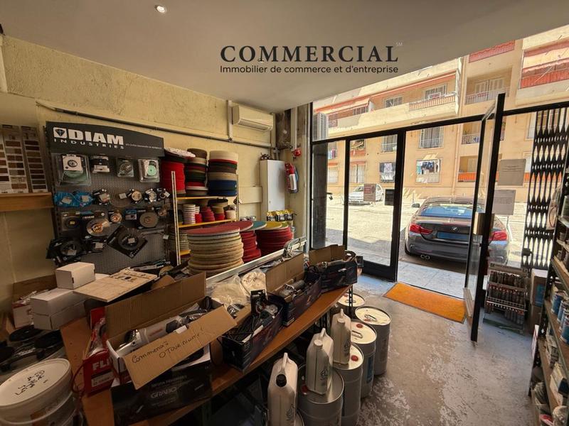 Local commercial - 122 m²