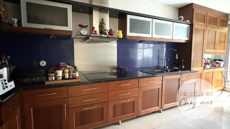 Demeure - 292 m² - 8 pièces