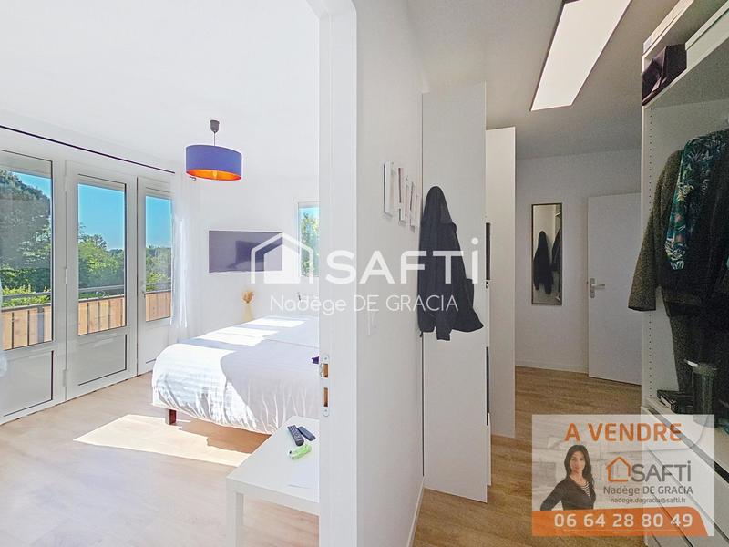 Maison - 211 m² - 6 pièces