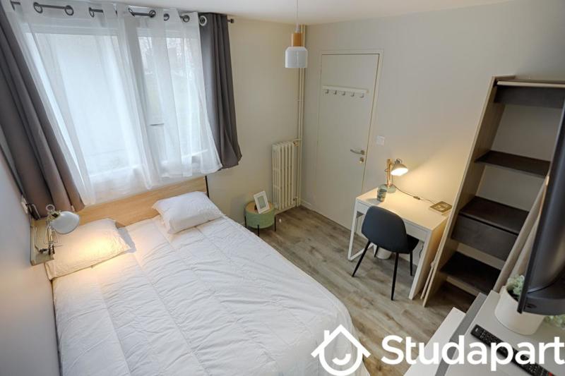 Chambre - 11 m² - 1 pièce