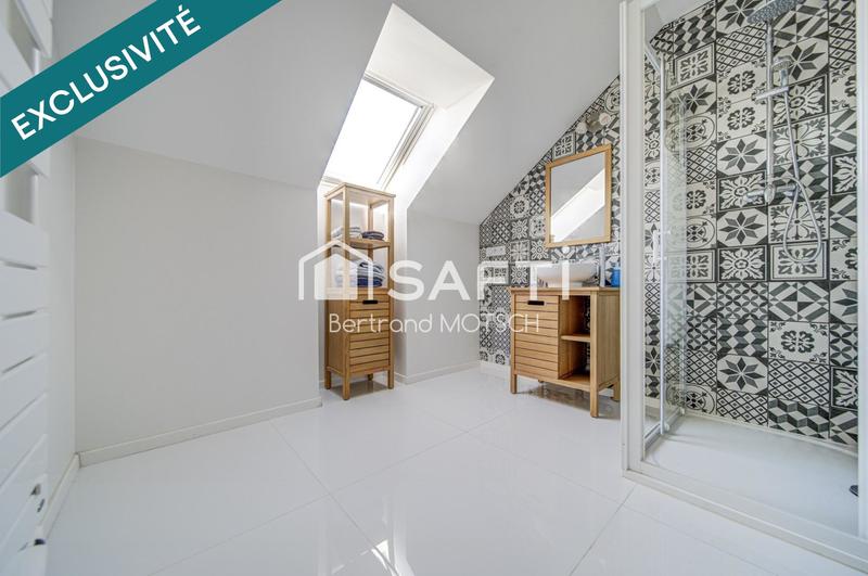 Maison - 177 m² - 8 pièces