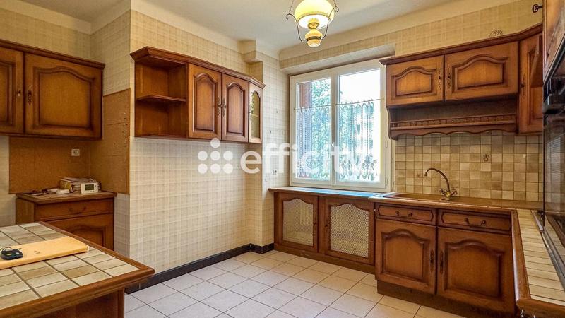 Appartement - 169 m² - 8 pièces