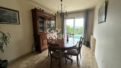 Maison - 156 m² - 8 pièces