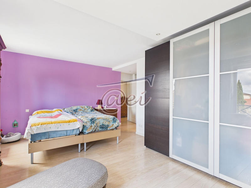 Appartement - 111 m² - 4 pièces