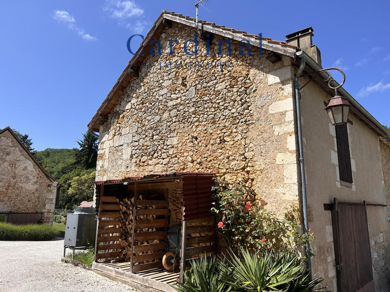 Maison - 450 m² - 11 pièces