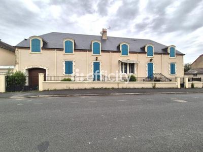 Maison - 345 m² - 14 pièces